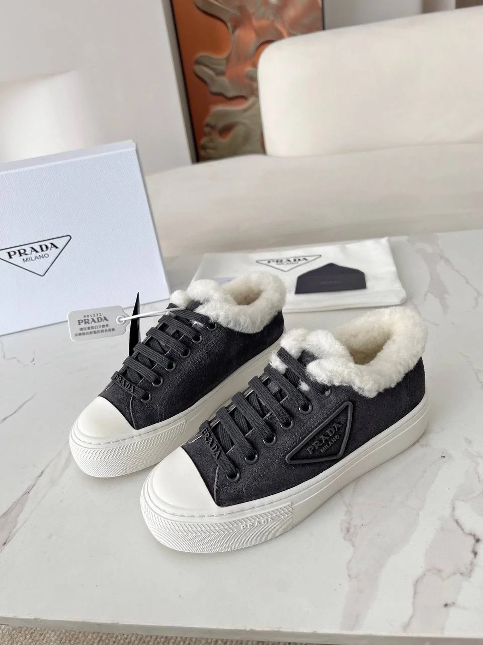 Жіночі кросівки - Prada